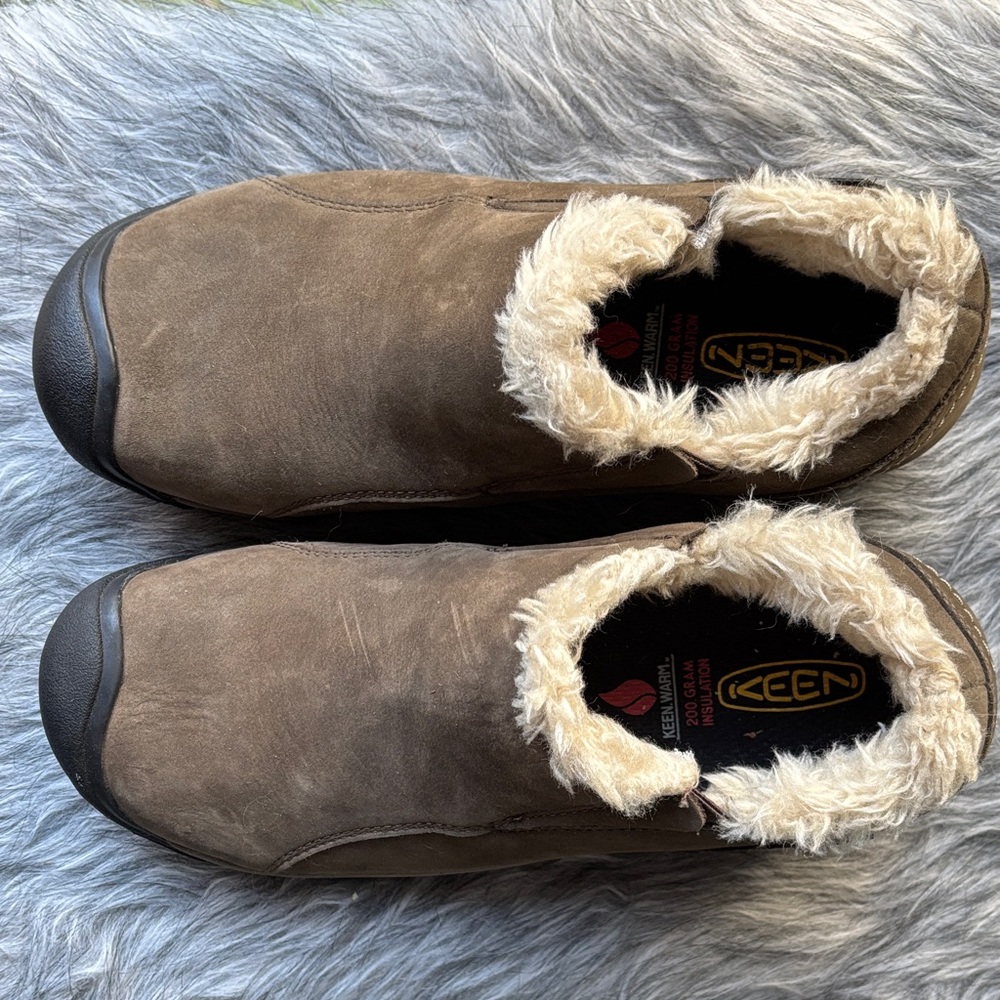 Keen women’s Tan Slip-On Shoes with Cozy Lining
